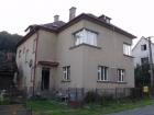 Dvougenera�n� rodinn� d�m, B�l� T�eme�n� u Dvora Kr�lov� nad Labem
